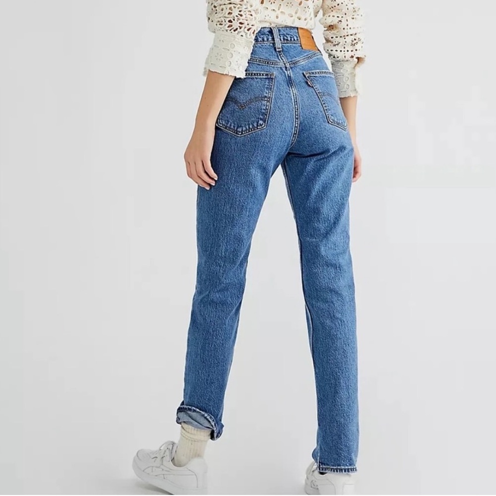 Levi’s 70s High Slim Straight Medium Wash Jean